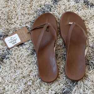 Brown Leather olukai sandals